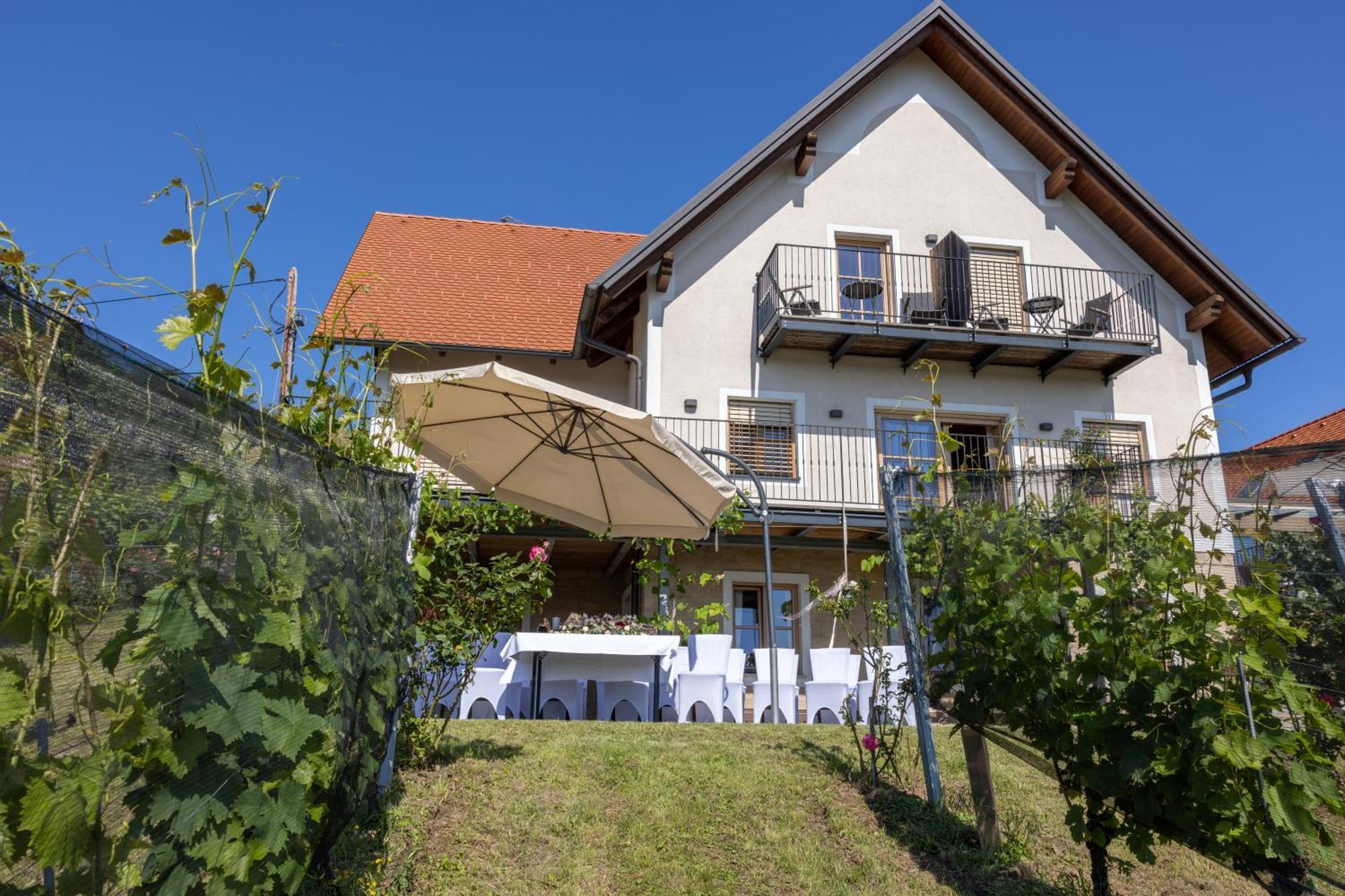 Winzerzimmer Scharl Sankt Anna am Aigen Exterior photo